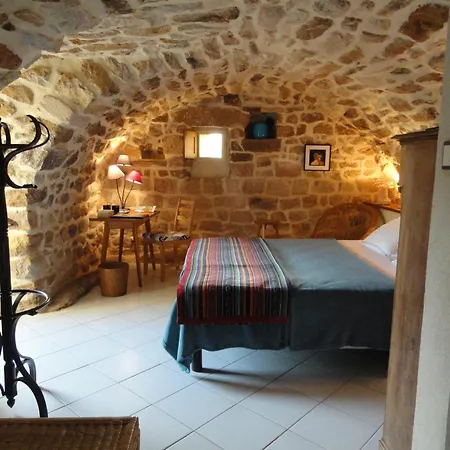 D'hotes Au Creux Du Chambon Guest house