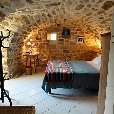 D Hotes Au Creux Du Chambon 게스트하우스 4*